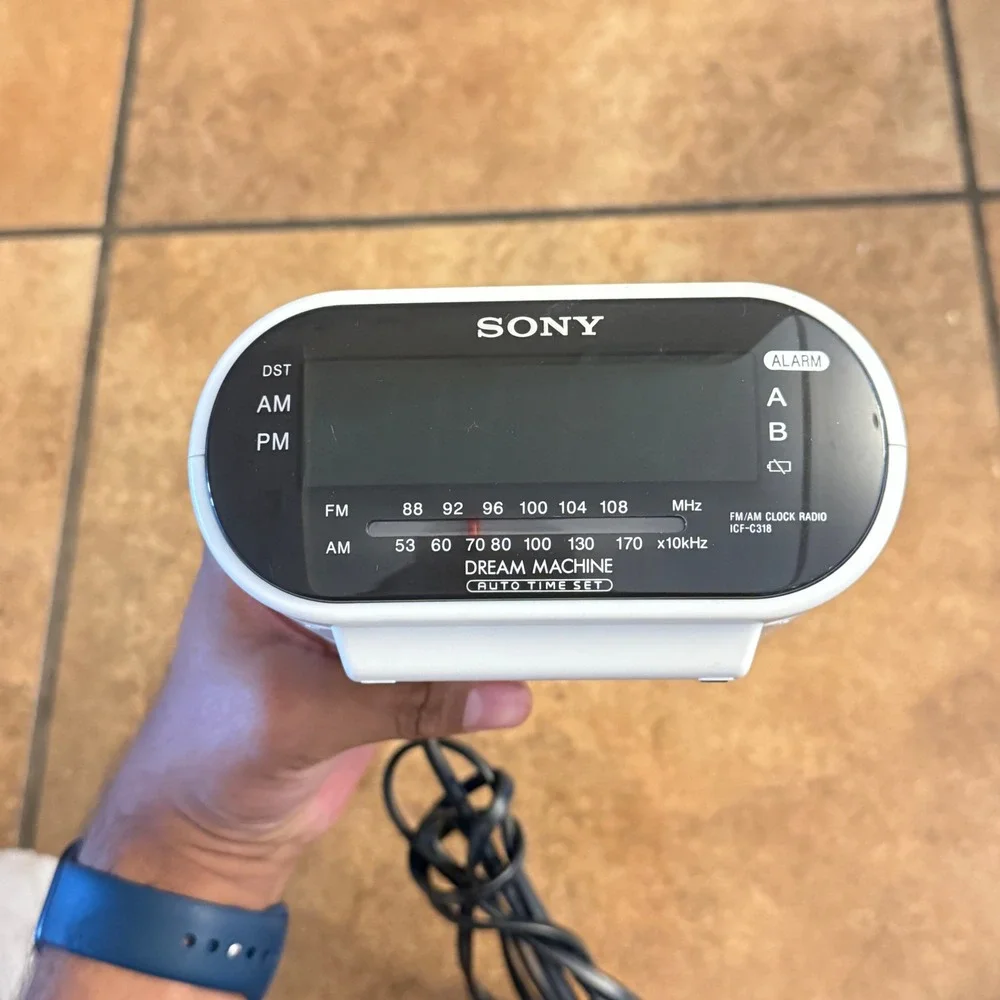 Sony Dream Machine ICF-C318 FM/AM Clock Radio Dual Alarm White Green LED Display